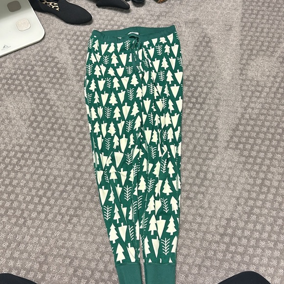 Women’s small family matching pjs - Picture 4 of 7